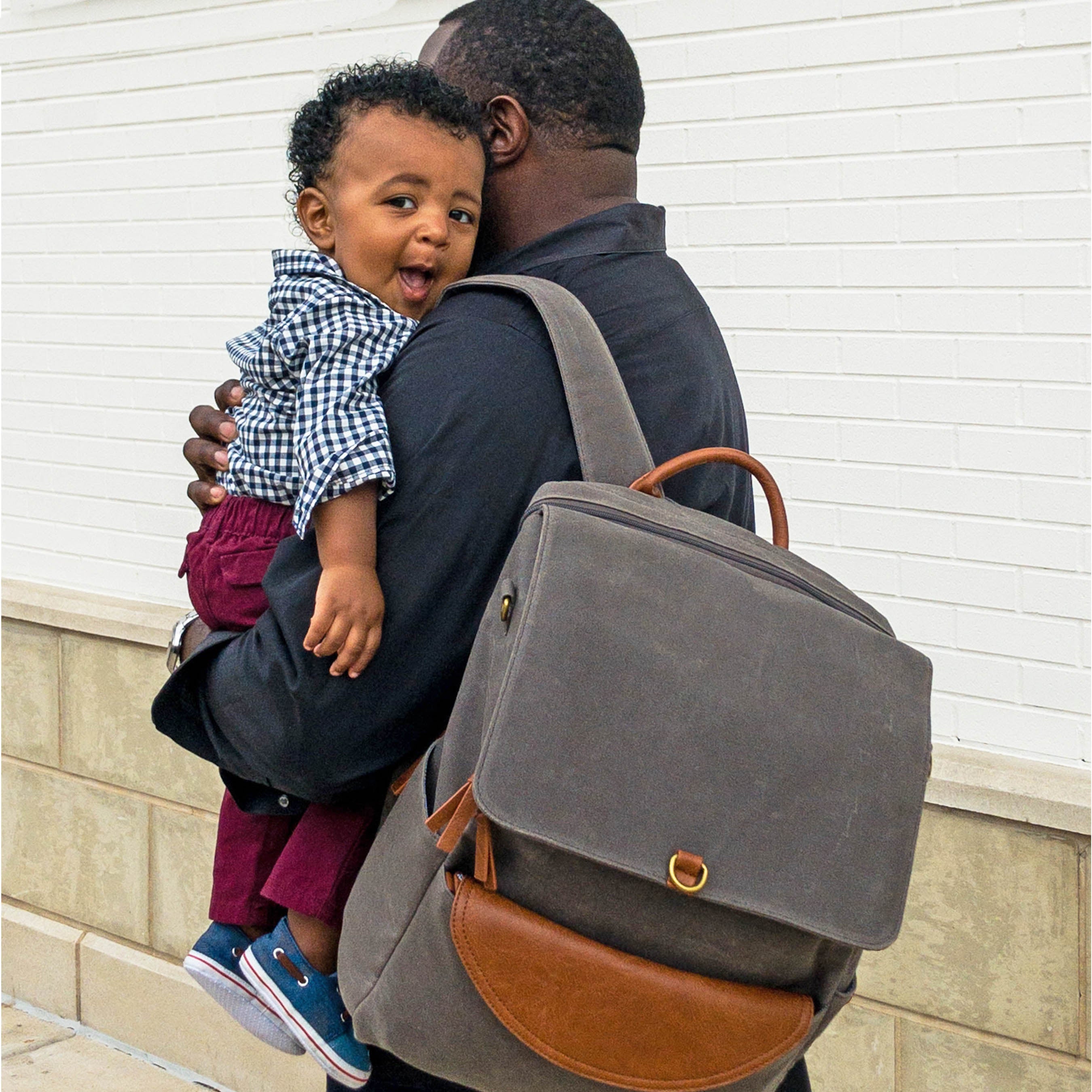 A stylish diaper bag that becomes your everyday bag (or vice versa!). –  Momkindness