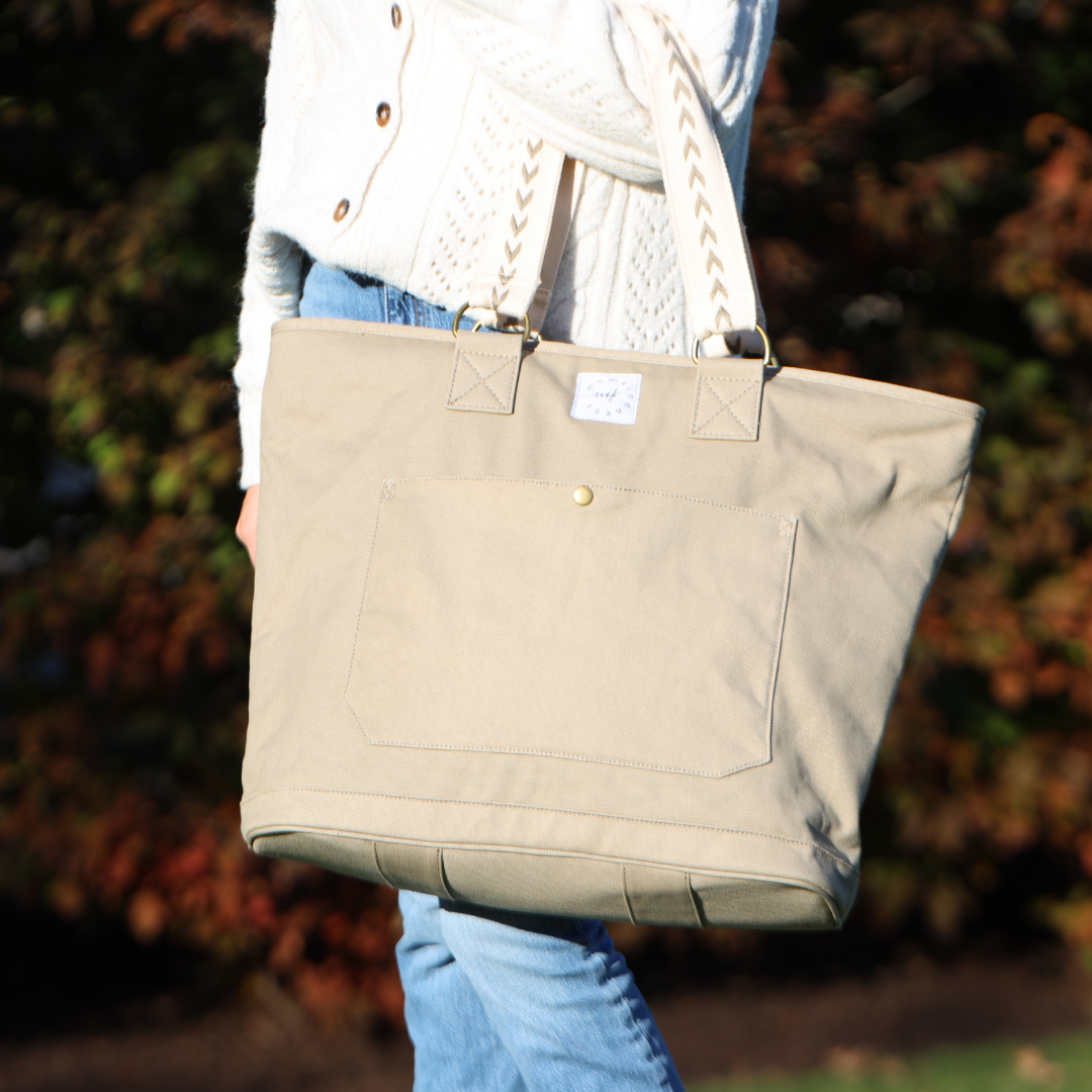 Timeless Tan Tote: Versatile Companion for Life display picture 3